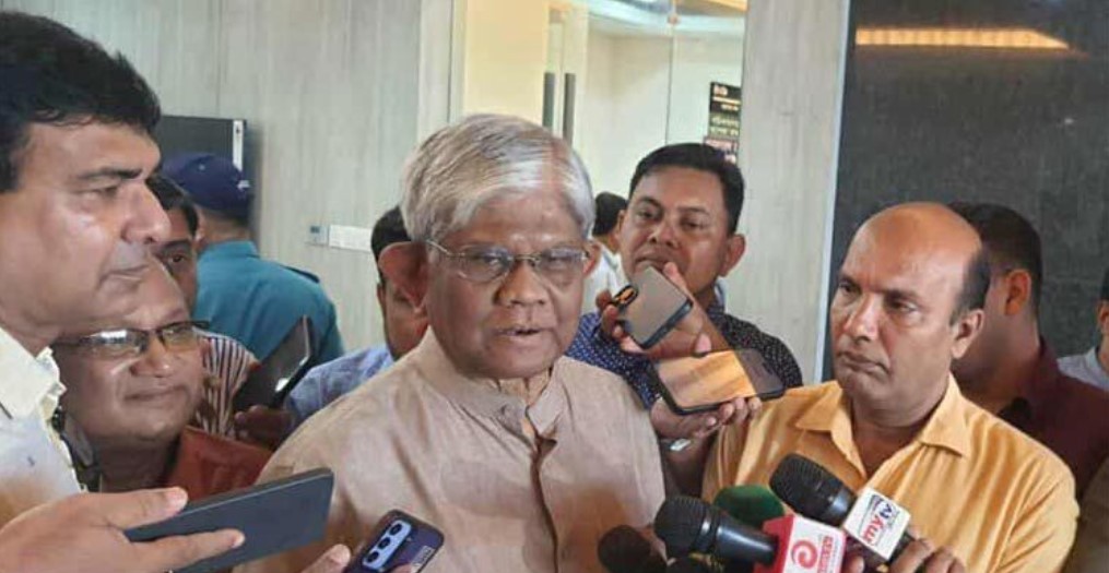 ফেব্রুয়ারির মধ্যে পাচার হওয়া অর্থ ফেরত: অর্থ উপদেষ্টার