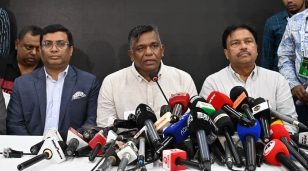 শর্ত লঙ্ঘনের বিশাল অভিযোগ: বিসিবি নির্বাচন নিয়ে কেন এত বিতর্ক?