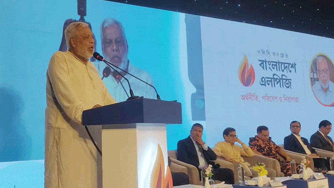 জ্বালানি সংকট সৃষ্টি করেছেন রাজনীতিবিদেরা: বিস্ফোরক মন্তব্য জ্বালানি উপদেষ্টার