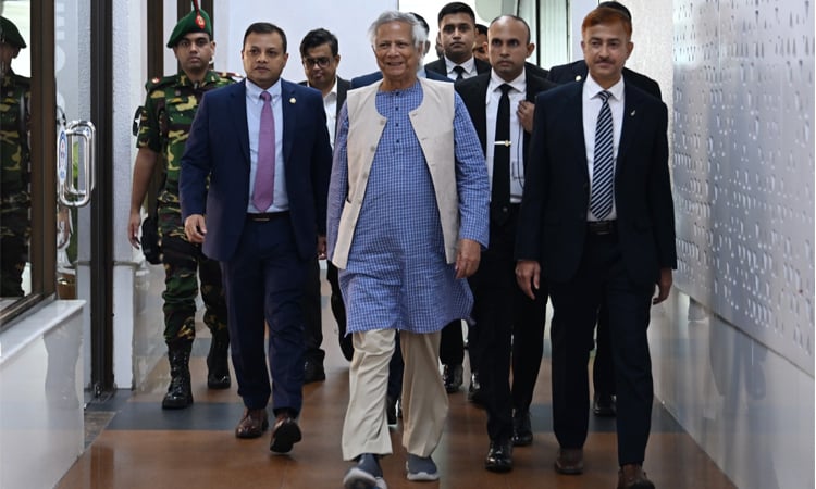 রোম সফর শেষে দেশে ফিরলেন প্রধান উপদেষ্টা অধ্যাপক মুহাম্মদ ইউনুস