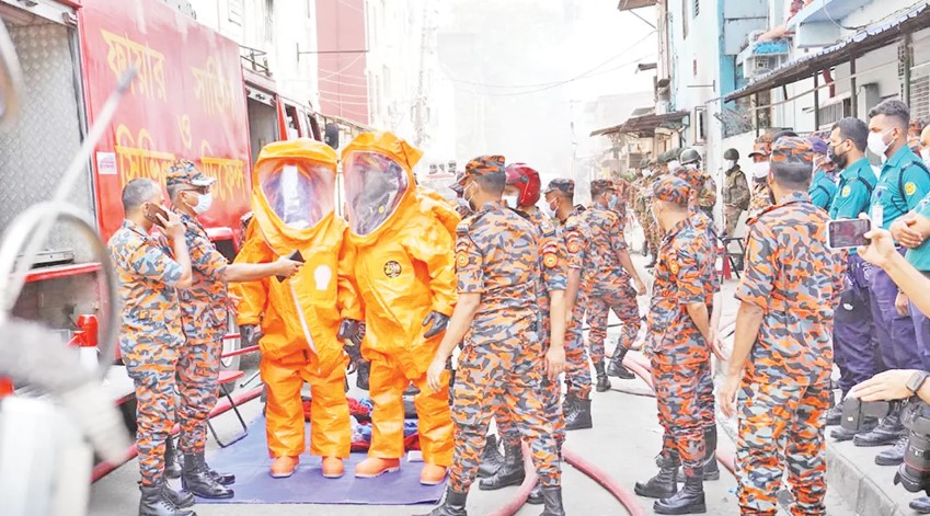 রূপনগর অগ্নিকাণ্ডের পর সামনে এল ঢাকার আরেক ‘রাসায়নিক বোমা’র খবর