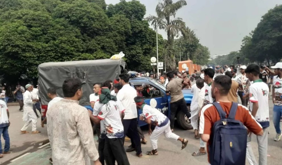 জুলাই সনদ স্বাক্ষর অনুষ্ঠানে তীব্র উত্তেজনা