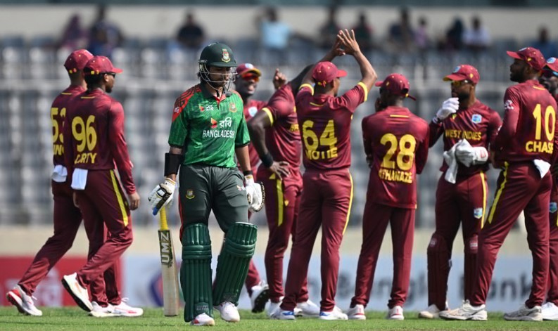 ওয়েস্ট ইন্ডিজ সিরিজে শুরুতেই ধাক্কা,ব্যাটিং বিপর্যয়ে বাংলাদেশ