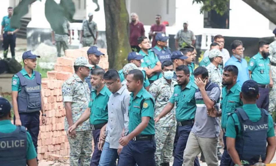 ১৫ সেনা কর্মকর্তাকে কারাগারে পাঠানোর নির্দেশ