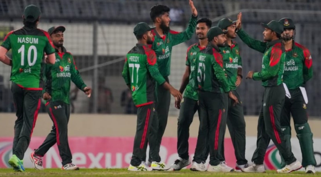 মিরপুরে আজ সম্মানের লড়াই: সিরিজ বাঁচাতে পারবে কি বাংলাদেশ?