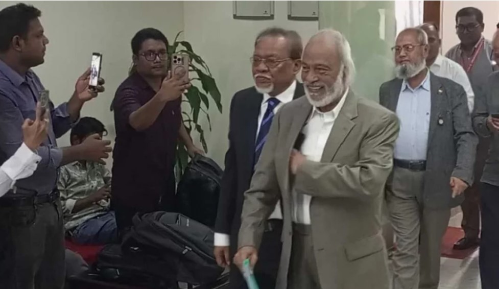 সিইসি’র সঙ্গে বৈঠকে বিএনপি কী দাবি জানাল?
