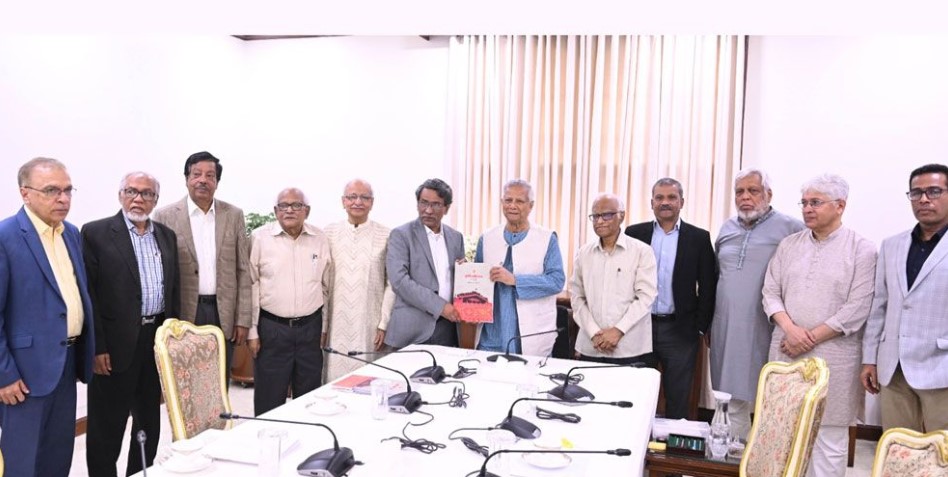 ড. ইউনূসের কাছে জুলাই সনদের সুপারিশ হস্তান্তর: কী আছে চূড়ান্ত রূপরেখায়?