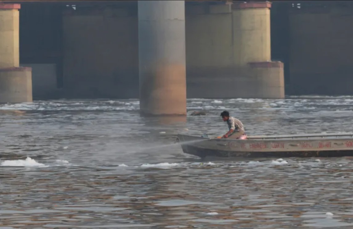 জানা গেল নতুন দিল্লির কৃত্রিমভাবে বৃষ্টি তৈরির পেছনের কারন