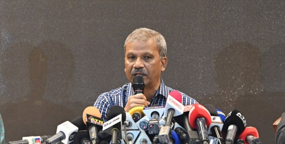 আমরা কীভাবে কী করব, বুঝতে পারছি না: আসিফ নজরুল