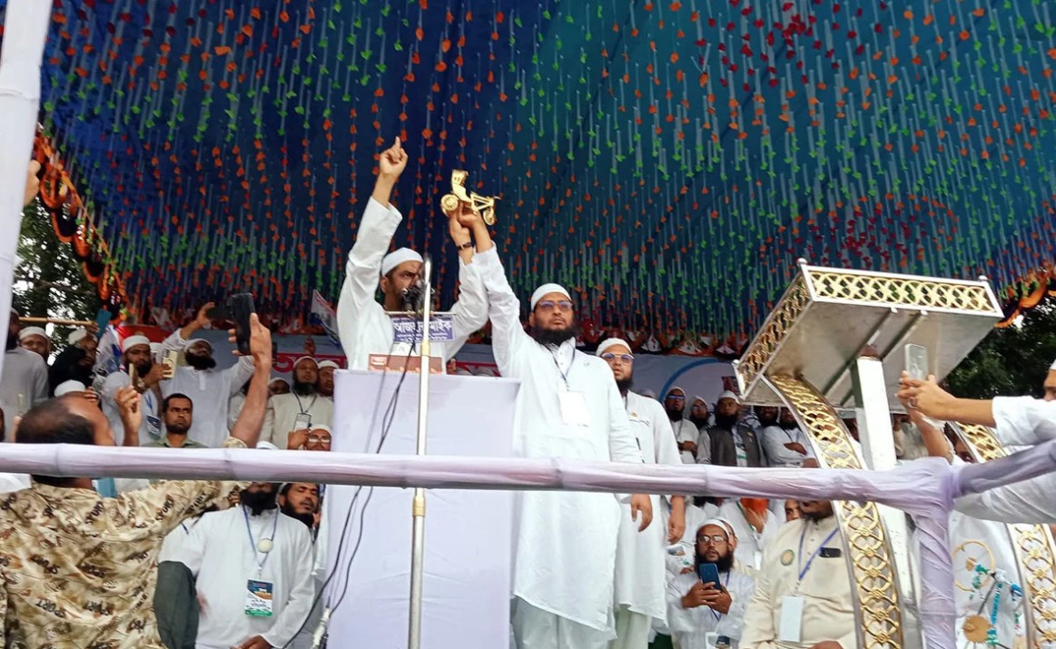 সোনার বাংলাদেশ নয় এবার 'খেলাফতের বাংলাদেশ' দেখতে চান মাওলানা মামুনুল হক