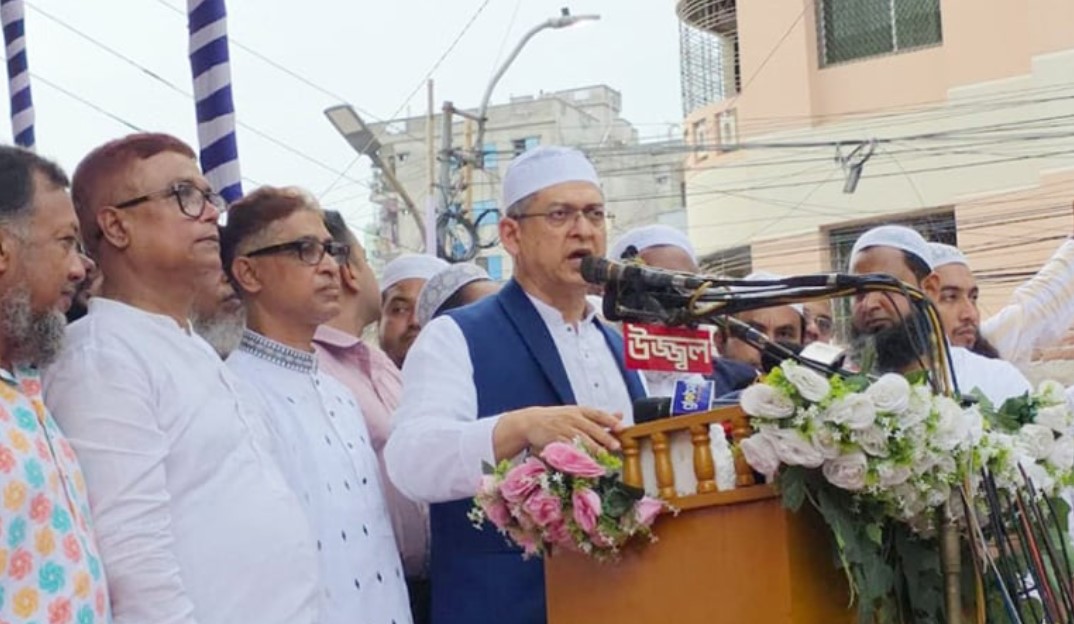 রাজনীতির স্বার্থে ইসলামকে ব্যবহার করা হচ্ছে কড়া সমালোচনা সালাহউদ্দিন আহমদের