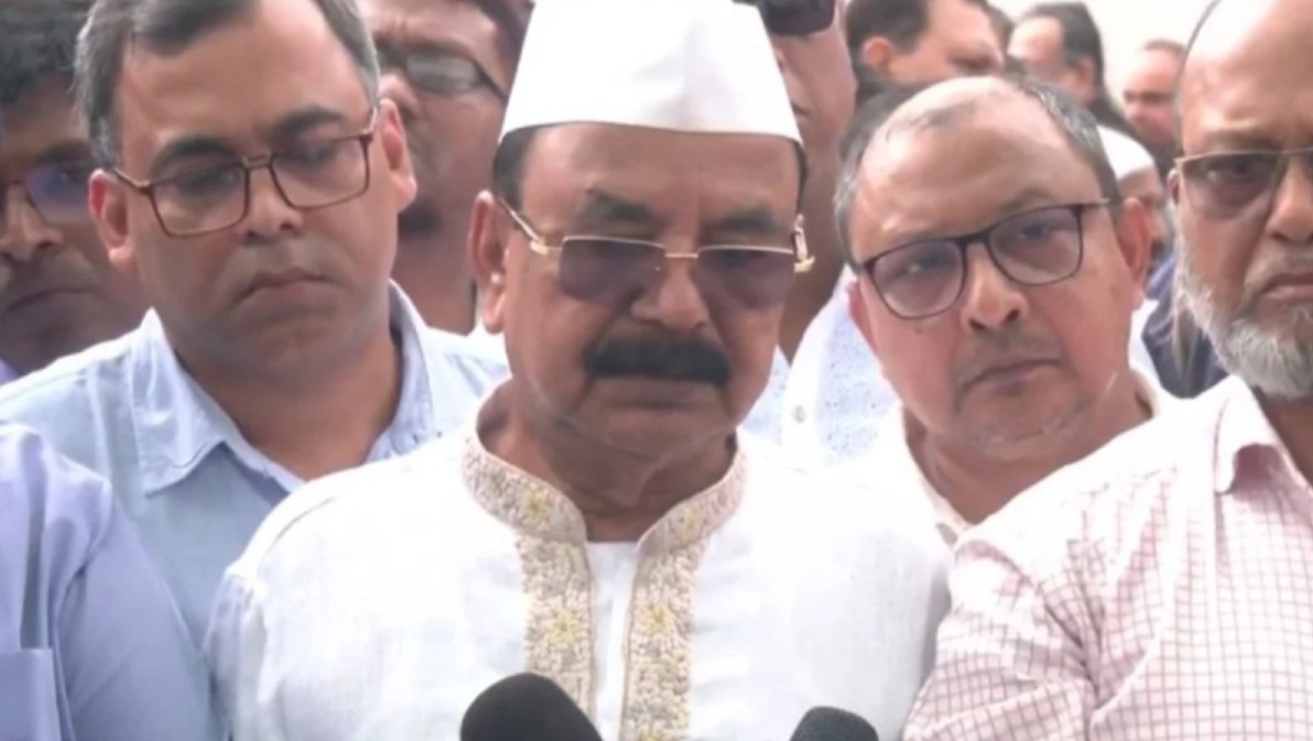 "মাঠে নামলে সরকার টিকবে কি?"