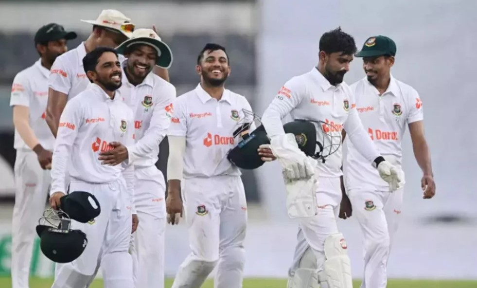 শততম টেস্টের হাতছানি মুশফিকের: আয়ারল্যান্ড সিরিজের দল ঘোষণা করল বিসিবি