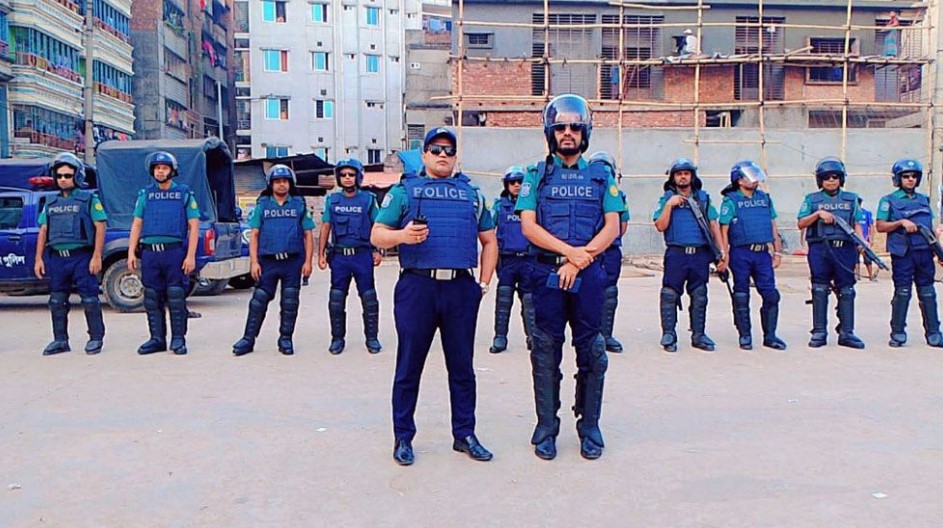 রাজধানীতে ডিএমপি'র 'বড় মহড়া': যমুনা, সচিবালয়সহ ১৪২ স্পটে সাত হাজার পুলিশ সদস্যের তৎপরতা