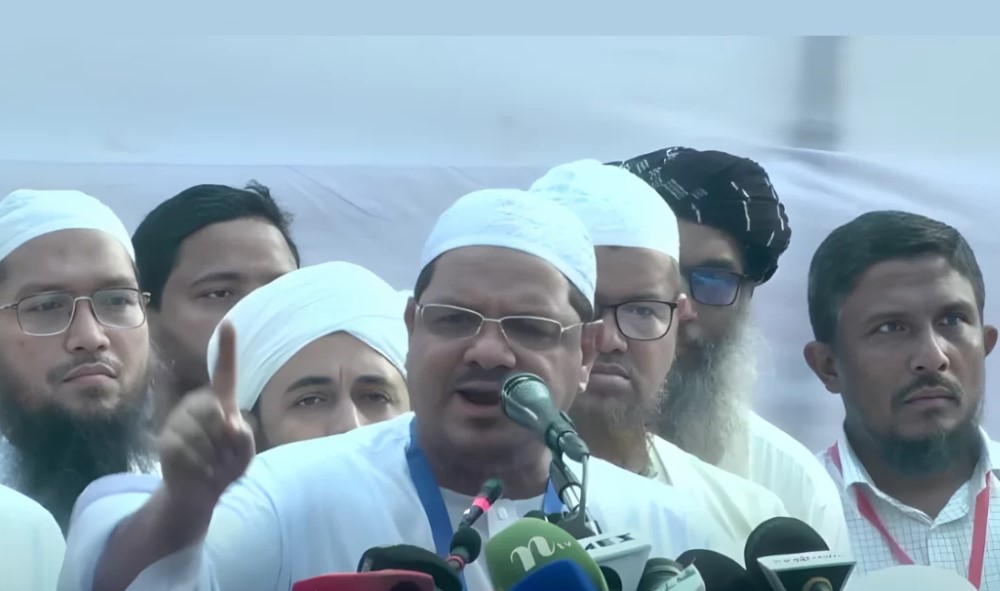 গণভোট নিয়ে টালবাহানা যারা করছেন তারা পালাবেন কোথায়: চরমোনাই পীর