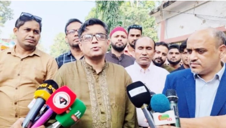আওয়ামী লীগ সন্ত্রাসী কার্যক্রম করছে তারা নির্বাচন বানচালের চেষ্টা করছে: প্রেস সচিব