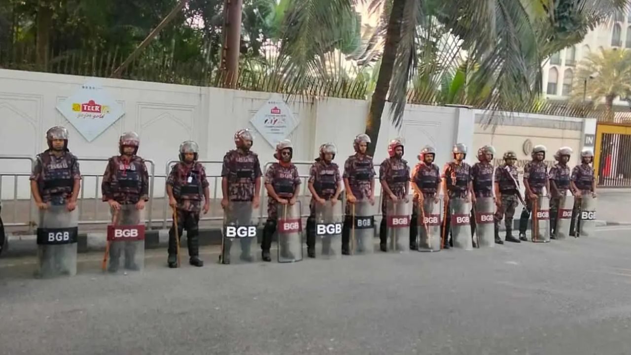 রাজধানীতে ১৪ প্লাটুন বিজিবি মোতায়েন: লকডাউন ঘিরে কড়া নিরাপত্তা