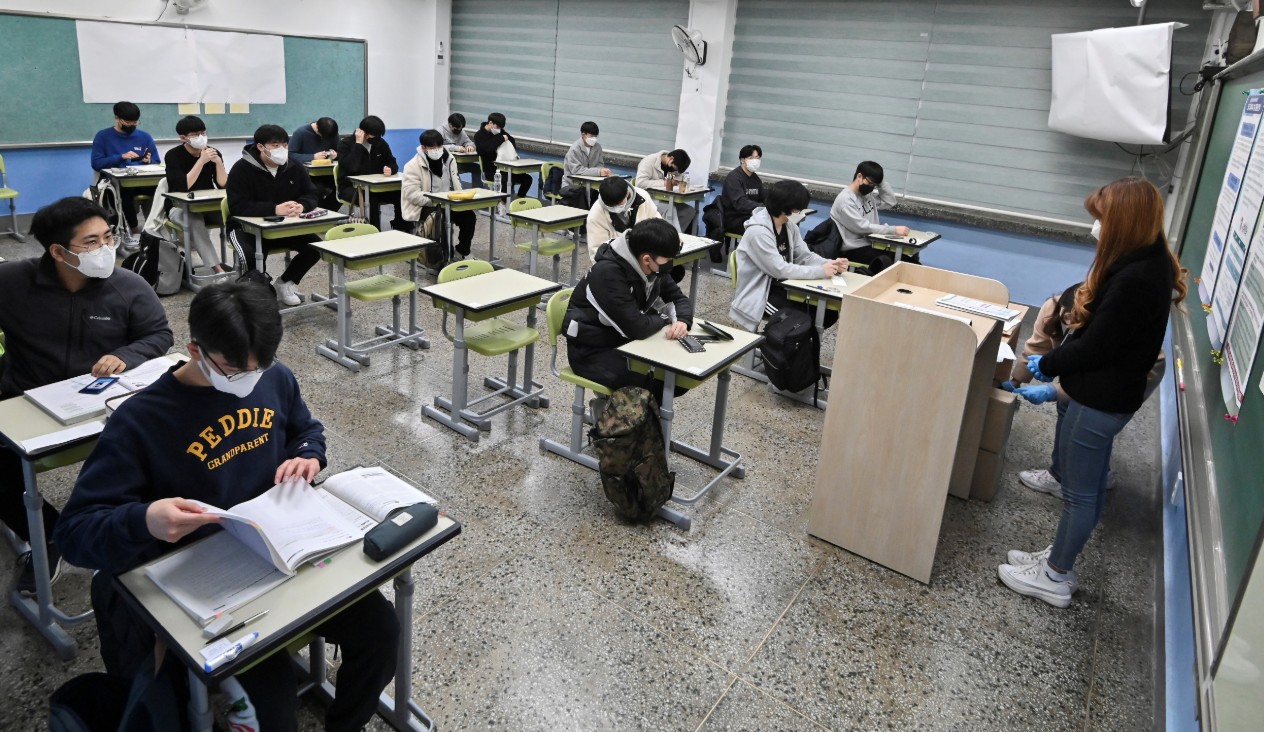 ১৩ ঘণ্টার বিশ্ববিদ্যালয় ভর্তি পরীক্ষা শুরু