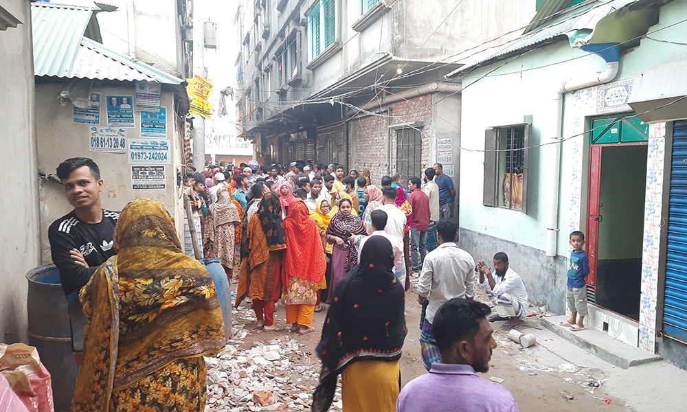 সংঘাতের ছায়ায় দম্পতির শোচনীয় পরিণতি: কোনাবাড়িতে স্ত্রী নিহত, স্বামী গুরুতর আহত