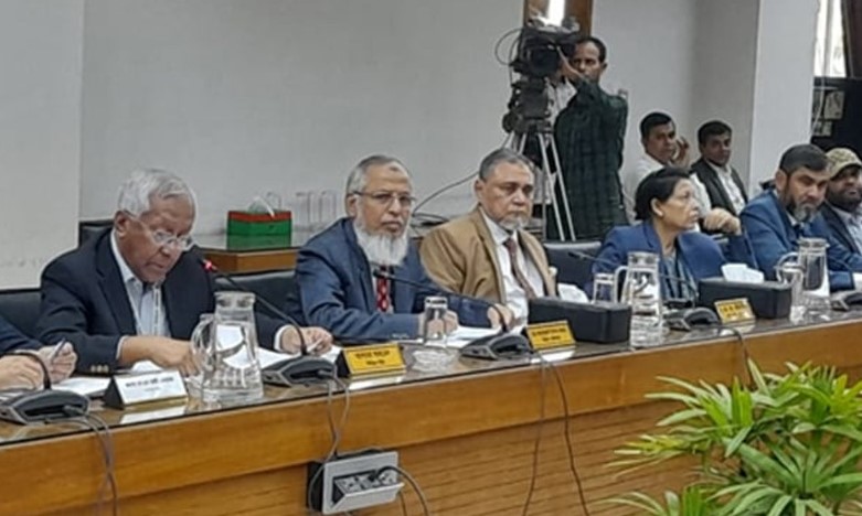 অতীতে কেউ হাত দেয়নি, প্রবাসীদের ভোট নিয়ে যা বললেন সিইসি