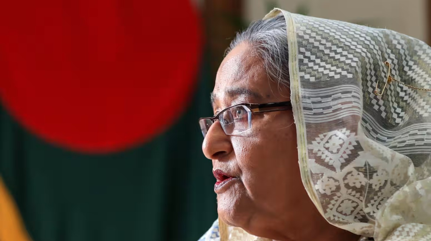 হাসিনার আইনজীবীর বিস্ময়কর স্বীকারোক্তি