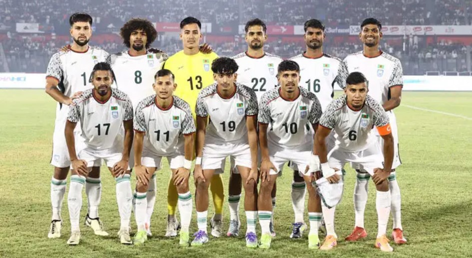 রাকিবের দুর্দান্ত দৌড়, মোরসালিনের ফিনিশিং: শুরুতেই ব্যাকফুটে ভারত