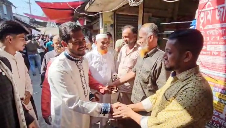 পটুয়াখালী-৩: জোটের গুঞ্জনের মধ্যেই নুরের গণসংযোগ, দিলেন চূড়ান্ত বার্তা