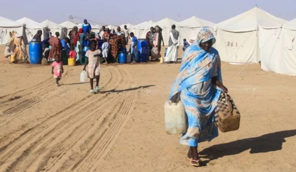 সেনাবাহিনী ও আধাসামরিক বাহিনীর লড়াইয়ে চরম মানবিক বিপর্যয়ের মুখে সুদান