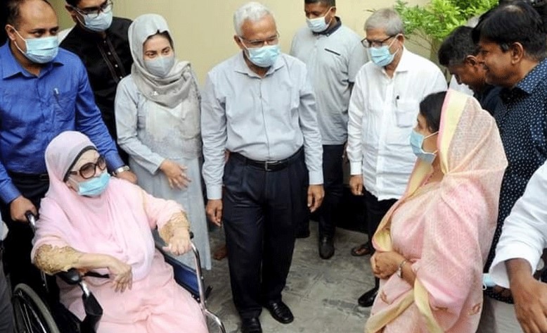 আবারও হাসপাতালে ভর্তি হলেন খালেদা জিয়া