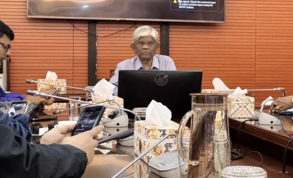 ভারতীয় চাল কেনা হচ্ছে সিঙ্গাপুরের মাধ্যমে: বাজার নিয়ন্ত্রণে সরকারের নতুন কৌশল