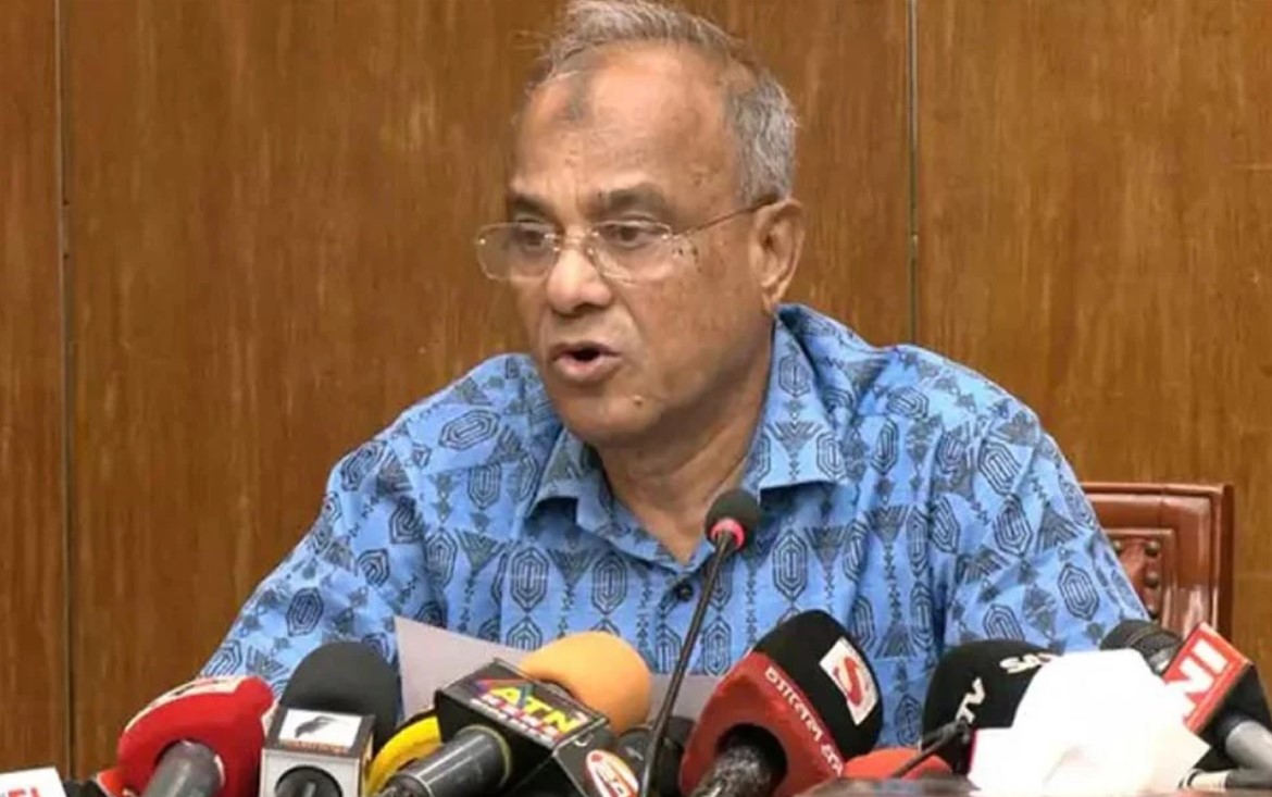 সড়কে চাঁদাবাজি পুরোপুরি বন্ধ না হলেও নিয়ন্ত্রণে এসেছে:  স্বরাষ্ট্র উপদেষ্টা