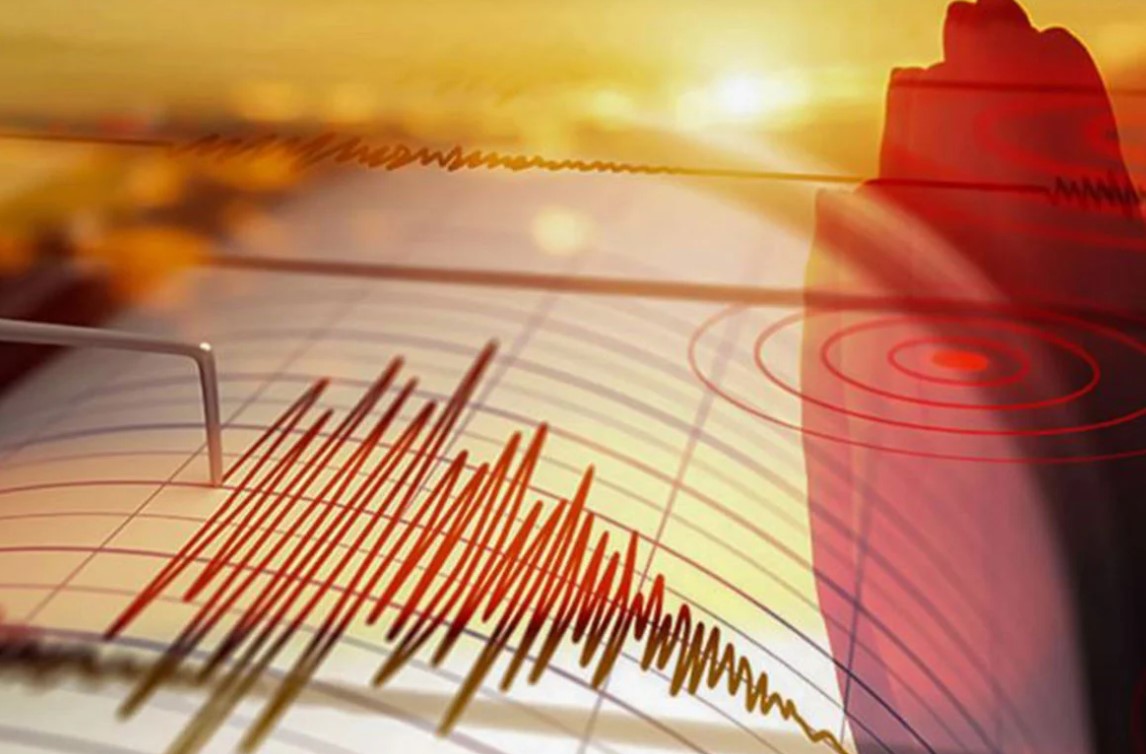 মাত্র ১৩ ঘণ্টার ব্যবধানে তিনবার ভূমিকম্পে কেঁপে উঠল দেশের মাটি