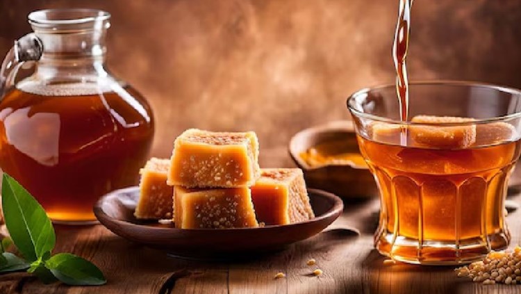 টানা ৩০ দিন রাতে গুড় ভেজানো পানি পান করলে শরীরে যেসব পরিবর্তন ঘটে