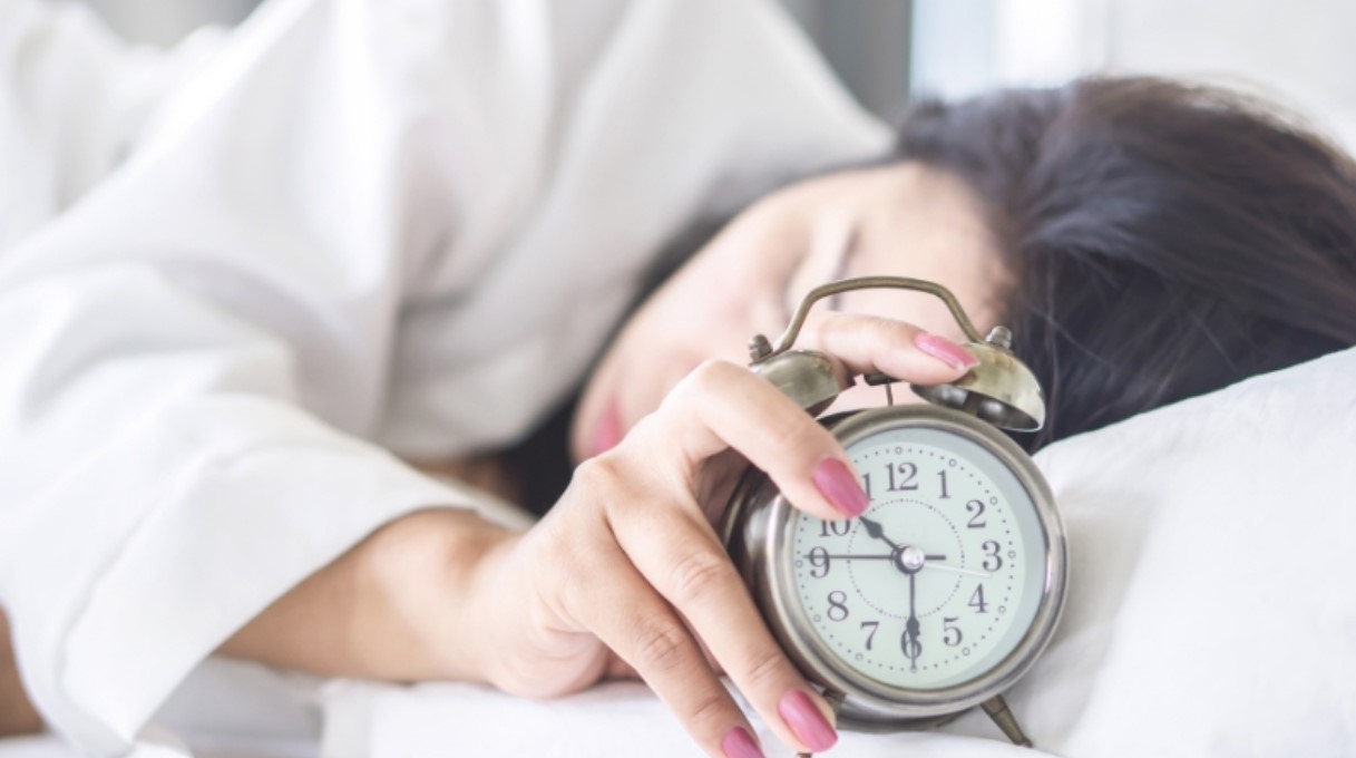 সকালে ঘুম থেকে উঠতে কষ্ট হলে জীবনযাত্রায় আনুন ৩টি ছোট পরিবর্তন