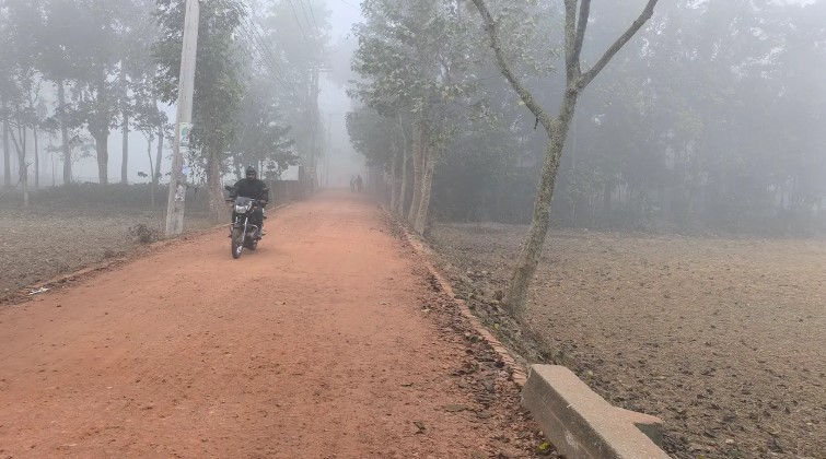 শীতে কাজ জুটছে না দিনমজুরদের, সরকারি সহায়তার অপেক্ষায় সাড়ে পাঁচ লাখ মানুষ