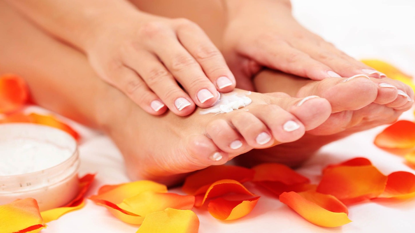 শীতে পায়ের যত্নে ১০ জরুরি টিপস