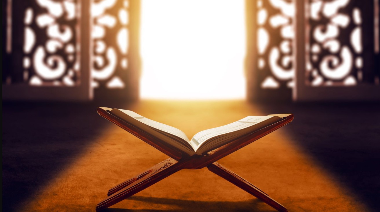 শুক্রবার সূরা কাহাফ পড়লে যে সওয়াব লাভ হয়