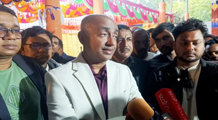 আইনি লড়াই শেষে এবার ভোটের মাঠে নামছেন অ্যাটর্নি জেনারেল