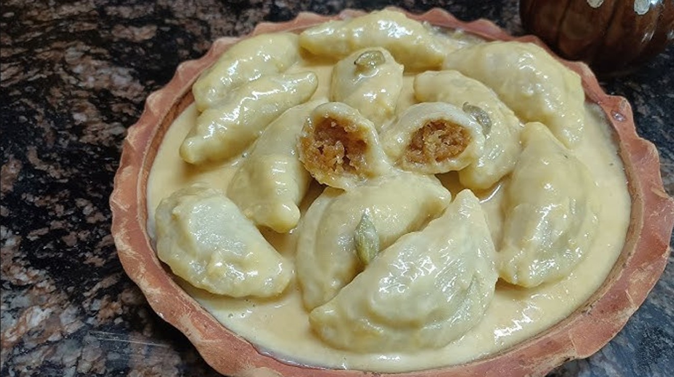 শীতে ঘরেই বানান নরম ও মজাদার দুধ পুলি পিঠা