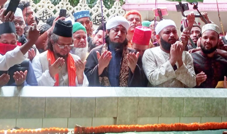 আমি আপনাদের এলাকার জামাই: নির্বাচনী ময়দানে গিয়াস উদ্দিন তাহেরী