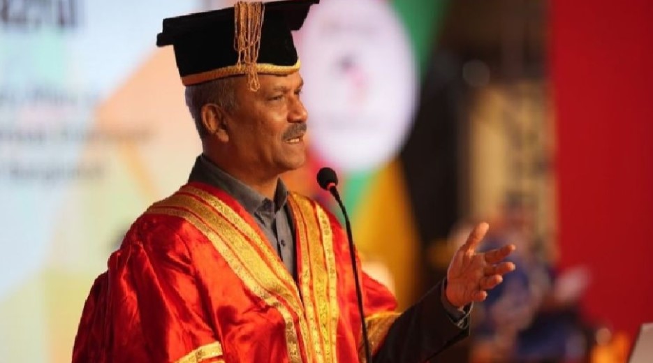 পুলিশ ও প্রশাসন চালানো এখন কঠিন কাজ: আইন উপদেষ্টা