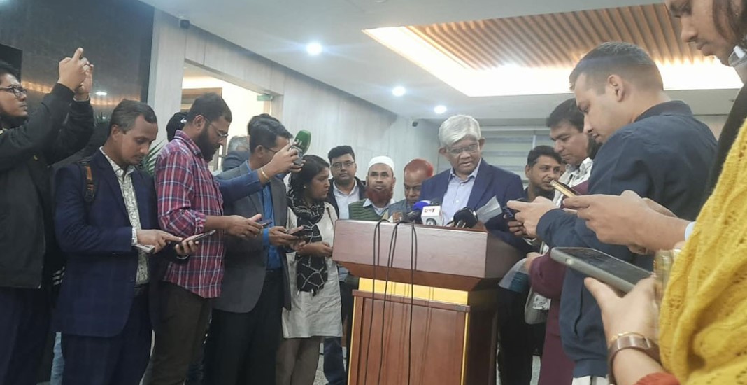 ভারতের সাথে তিক্ততা চায় না সরকার: অর্থ উপদেষ্টা