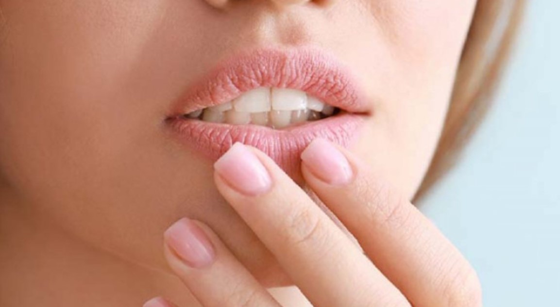 ঠোঁট ফাটা কেবল শীতের দোষ নয় বরং আসল অপরাধী অন্য কেউ