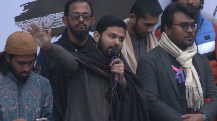 শাহবাগে ইনকিলাব মঞ্চের হুংকার: অন্তর্বর্তী সরকারকে চরম হুঁশিয়ারি