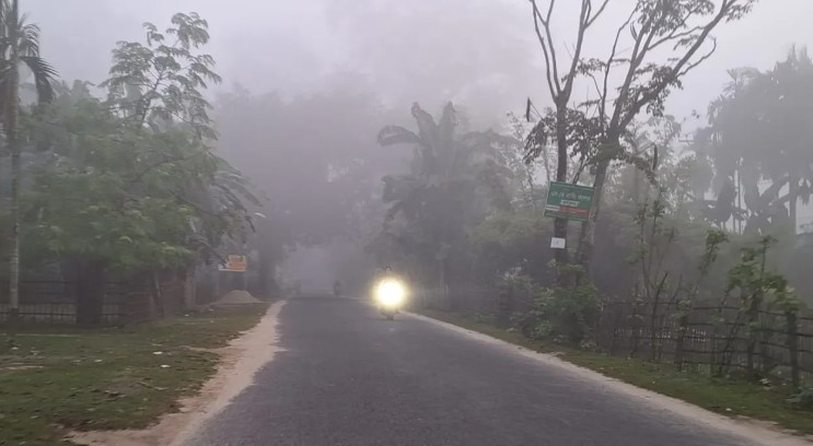 নতুন বছরের শুরুতেই শীতে কাঁপছে পঞ্চগড়, বিপাকে নিম্ন আয়ের মানুষ  