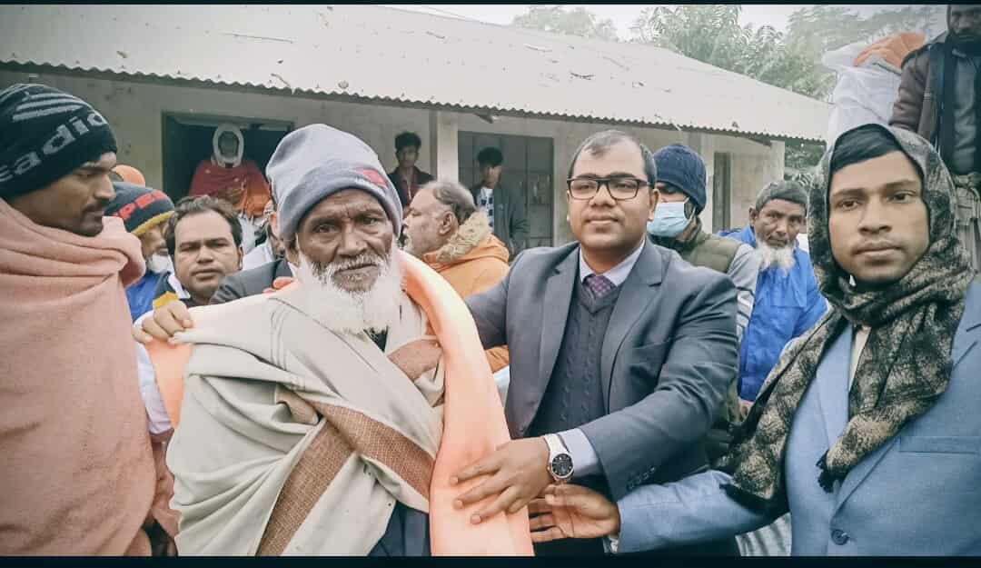 তীব্র শীতে চরের জীবনসংগ্রাম: চরভদ্রাসনে অসহায় মানুষের পাশে উপজেলা প্রশাসন