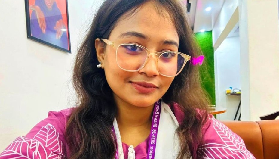 রিমান্ডের কয়েক ঘণ্টার মধ্যেই জামিন: সুরভীকে নিয়ে নাটকীয় মোড়