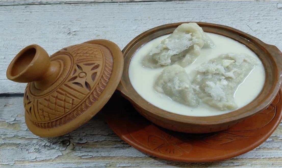 হাড়কাঁপানো শীতে গরম পিঠার স্বাদ: ঘরেই তৈরি করুন মজাদার দুধপুলি