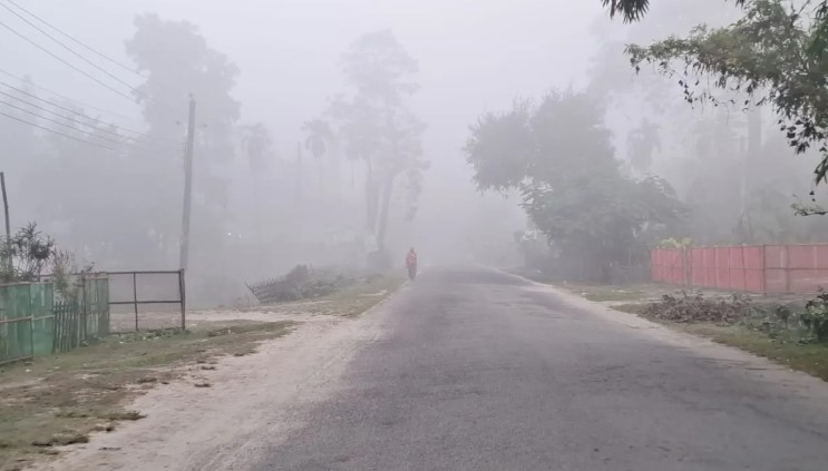  কনকনে শীতে বিপর্যস্ত তেঁতুলিয়া: শৈত্যপ্রবাহের কবলে জনজীবন বিপর্যস্ত