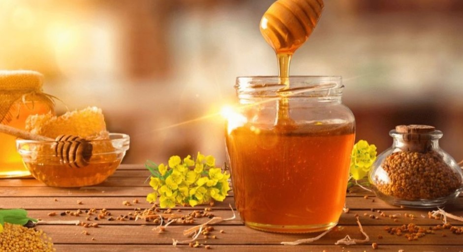 মেজাজ খিটখিটে আর অনিদ্রা? চিনির বদলে মধুই হতে পারে আপনার সমাধান